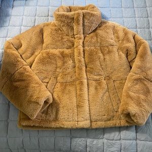 A&F Sherpa Mini Puffer Women’s Size Medium, Like New, Caramel Color